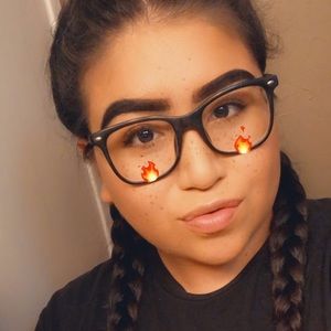 Meet your Posher, Cristina